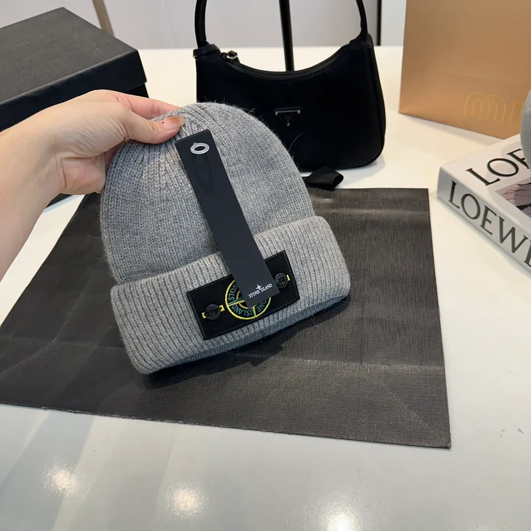 P60 Trendy brand Stone Island STONE classic popular cashmere wool knitted hat New autumn and winter cashmere woolen hat, men and women cold hat, Little Red Riding Hood popular style